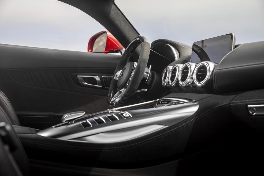 Интерьер Mercedes-AMG GT C (C190) 2019 года  (NA) (фото 4 из 45)